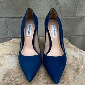 Steve Madden blue suede heel size 7